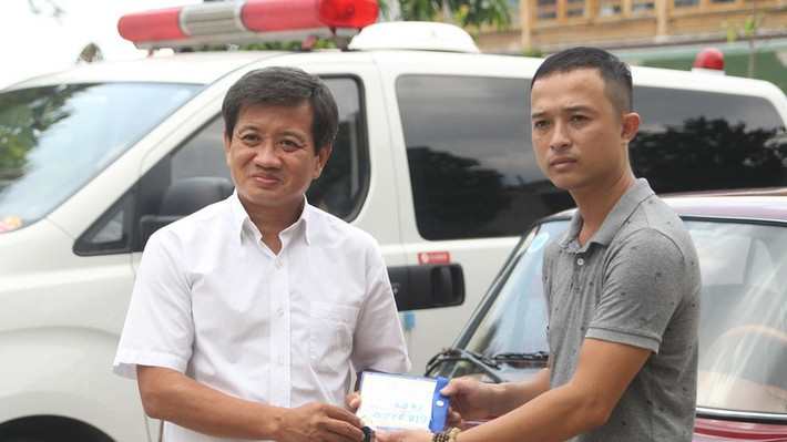 Ông Hải cũng là người từng bán điện thoại đồng hồ để xây 1 căn nhà 4 tầng, đất rộng 80 m2 ở quận 12, TP.HCM và bán xe cổ, áo thi đấu cho một doanh nhân ở Hải Dương với giá 4 tỷ đồng để làm việc thiện, giúp đỡ bệnh nhân nghèo.