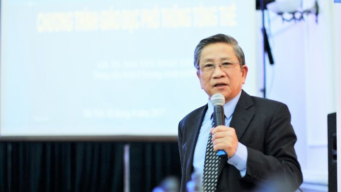Mới đây, trao đổi với báo chí GS Nguyễn Minh Thuyết cho biết, trong thời gian tới, nhóm tác giả sẽ tiếp thu ý kiến của dư luận xã hội và có điều chỉnh cho phù hợp khi cần thiết. Nhóm tác giả sẽ sắp xếp nhiều thời gian hơn để đi tới các trường đang sử dụng bộ sách Cánh diều, hoặc đề nghị các trường có thể phản ánh qua đường thư từ, công văn. "Tôi nghĩ, chúng tôi làm sản phẩm cho xã hội dùng mà có những điều người dùng cho rằng không phù hợp thì phải thay đổi. Thêm vào đó, dù không phải người dùng, nhưng những "người đi đường" nhìn vào, nêu ý kiến cái này, cái kia không phù hợp thì cũng phải cân nhắc thay đổi", GS Thuyết nêu.