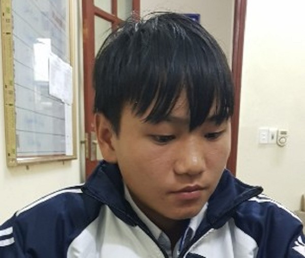 1. Bị phát hiện trộm cắp, nam sinh giết nữ chủ nhà. Công an tỉnh Lào Cai vừa bắt giữ Giàng Seo Nhà (SN 2005, học sinh lớp 10 A7, Trường THPT số 1 Bắc Hà). Rạng sáng 14/10, Nhà lẻn vào nhà chị Vàng Thị Chánh ( thôn Ngài Ma Lùng Trù, xã Thải Giàng Phố) để trộm cắp tài sản. Bị chị Chánh phát hiện, Nhà đã chém nạn nhân 29 nhát rồi bỏ trốn. Ảnh: CAND