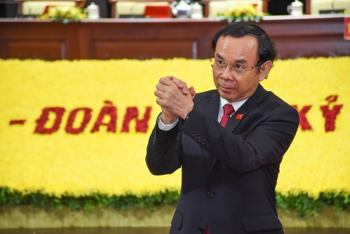 Trước đó, ngày 17/10, Đại hội đại biểu Đảng bộ TP.HCM lần thứ XI đã bầu ra 61 ủy viên Ban chấp hành khóa mới. Ông Nguyễn Văn Nên được bầu làm Bí thư Thành ủy TP.HCM nhiệm kỳ 2020 - 2025.