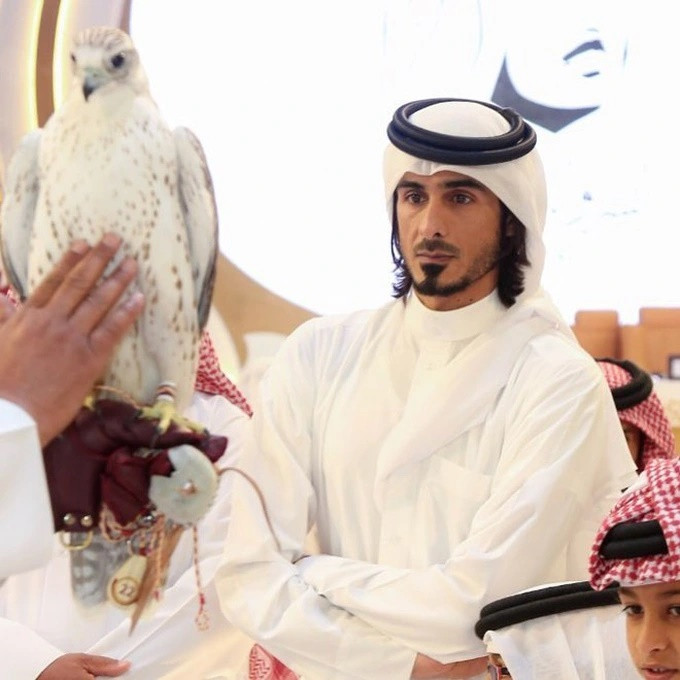 Hiện tại, Hoàng tử Sheikh Jassim đã kết hôn được 16 năm và có tới 8 người con (5 trai, 3 gái) với người vợ Sheikha Buthaina bint Hamad Al Thani của mình.