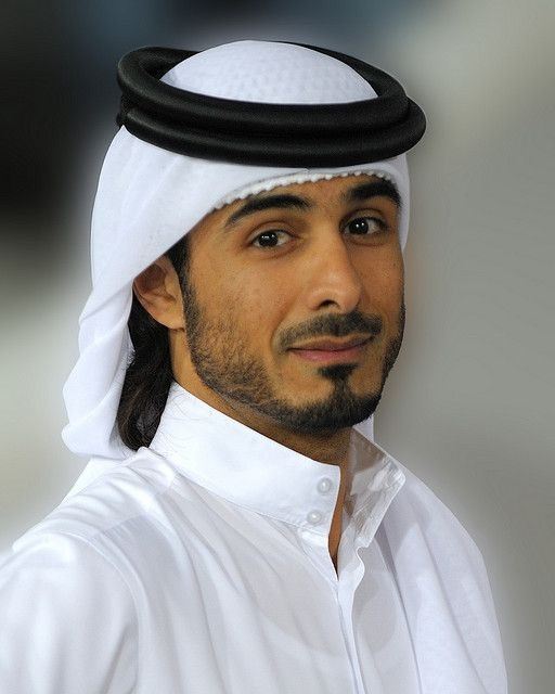 Theo quy định, Sheikh Jassim là người thừa kế hợp pháp ngôi vị của cha nhưng đã từ bỏ quyền thừa kế của mình vào ngày 5/8/2003 và trao lại quyền này cho em trai của mình là Hoàng tử Sheikh Tamim Bin Hamad bin Khalifa Al Thani.