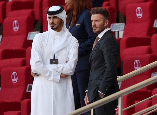  Hoàng tử Qatar Sheikh Jassim gây ấn tượng bởi ngoại hình điển trai đậm nét Trung Đông với đôi mắt sâu và sống mũi cao.