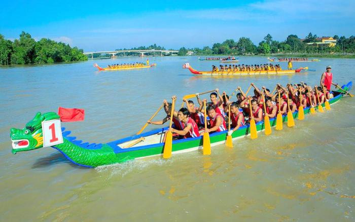Bình Dương tổ chức nhiều hoạt động văn hóa, thể thao dịp lễ 2/9. Chào mừng kỷ niệm 77 năm Ngày Quốc khánh, Bình Dương tổ chức nhiều hoạt động văn hóa, thể thao và du lịch. Điểm nhấn là chuỗi sự kiện là Lễ khánh thành Chợ đêm và Phố đi bộ Bạch Đằng diễn ra vào lúc 18h ngày 2/9 tại khu vực Hoa viên Bạch Đằng (TP Thủ Dầu Một); Giải đua thuyền truyền thống mở rộng TP Thủ Dầu Một năm 2022 được tổ chức vào lúc 7 giờ ngày 2/9 tại Hoa viên Bạch Đằng…