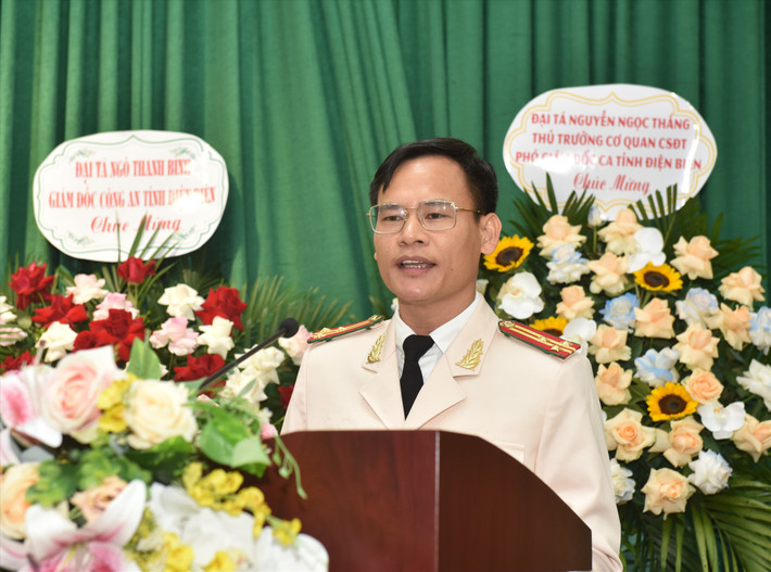 Thượng tá Nguyễn Văn Cường, SN 1978, quê quán xã Bắc Thành, huyện Yên Thành, tỉnh Nghệ An. Sau khi tốt nghiệp Đại học Cảnh sát nhân dân năm 2003, ông Cường được điều động về nhận công tác tại Cục Cảnh sát điều tra tội phạm về ma túy, lần lượt được bổ nhiệm lãnh đạo Đội, lãnh đạo Phòng và Phó Cục trưởng.