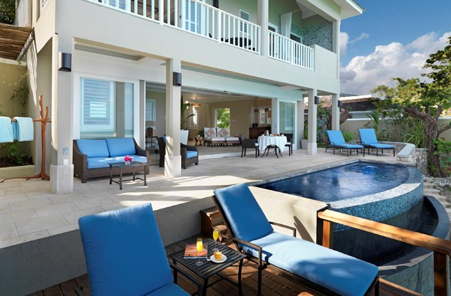 Jamaca Inn (Jamaica): Khách sạn này thực sự thích hợp cho những cặp đang yêu bởi gói dịch vụ massage ngoài trời, bữa tối với các món hảo hạng, các tiết mục biểu diễn trực tiếp phục vụ theo yêu cầu.