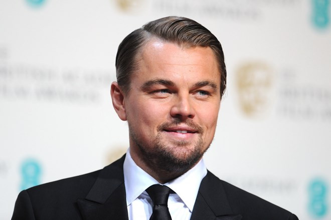 Ngoài ra, Leonardo di Caprio, Kevin Spacey và Bono cũng là các khách mời của diễn đàn năm nay. Nam diễn viên nổi tiếng của Hollywood Leonardo DiCaprio thường xuyên sử dụng máy bay riêng để di chuyển. Được mời tới sự kiện này, anh cũng sử dụng chuyên cơ riêng.