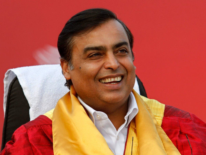 Người giàu nhất Ấn Độ Mukesh Ambani; Tài sản ròng: 20,9 tỷ USD; Xếp hạng Forbes: 35. Mukesh Ambani là người đứng đầu tập đoàn dầu mỏ và khí đốt Reliance Industries.