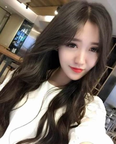 Zoe Yao, đang làm tiếp viên cho hãng hàng không Phương Nam, Trung Quốc, sở hữu vẻ đẹp ngọt ngào, luôn thu hút sự chú ý của cộng đồng mạng.
