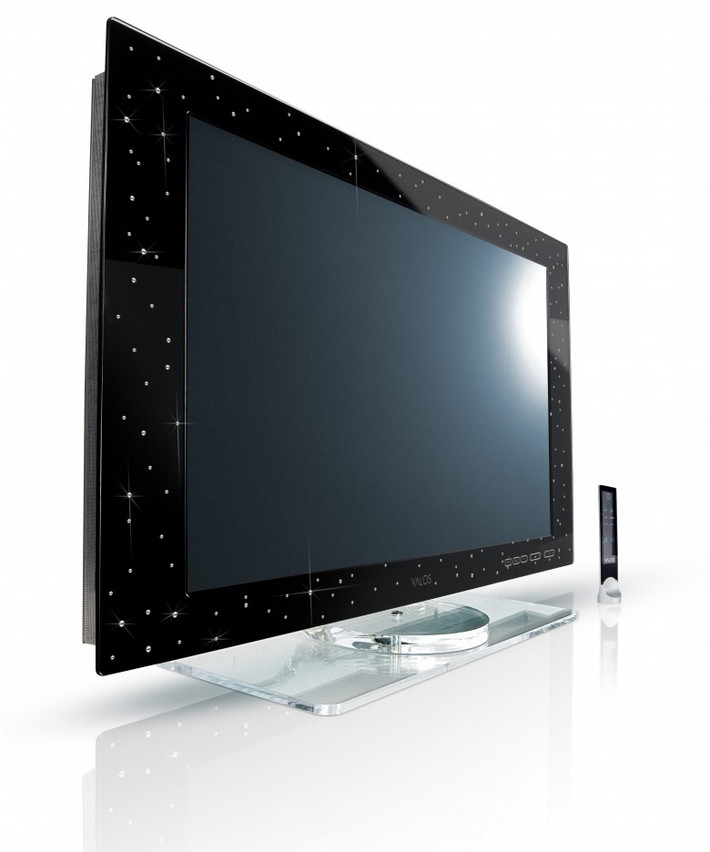 9. Keymat’s Yalos Diamond TV, giá 130.000 USD: Đây là một chiếc tivi đắt đỏ được trang trí bởi những viên kim cương thật. Chiếc Tivi LCD 40 inch này có độ phân giải rất cao. Khung của nó được làm từ 160 viên kim cương rất đẹp và bọc bởi vàng trắng.