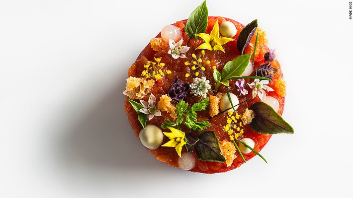 Nhà hàng Made Nice (New York): Đây là nhà hàng mới nhất của cặp đôi Daniel Humm và Will Guidara - hai đầu bếp nổi tiếng của nhà hàng 3 sao Michelin tại New York. Made Nice phục vụ những bữa ăn tuyệt hảo với nguyên liệu chính là rau củ và thịt cá theo mùa với mức giá chỉ 15 USD cho một thực khách.