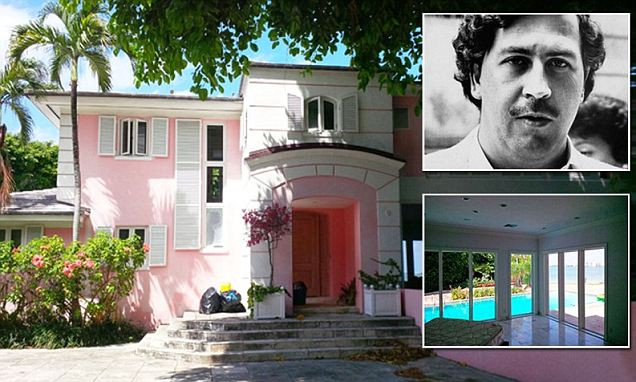 Tên tội phạm khét tiếng Escobar bị lực lượng an ninh Medellin, Colombia giết chết ngày 2/12/1993 đã mua ngôi biệt thự triệu đô này năm 1980 nhưng sau đó bất động sản này đã bị các nhà chức trách Hoa Kỳ tịch biên năm 1987.