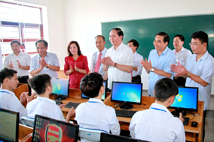 Theo thầy Vũ Xuân Sinh, những lần về trường, dù ở cương vị nào, Chủ tịch nước Trần Đại Quang cũng luôn quan tâm đến công tác dạy và học.