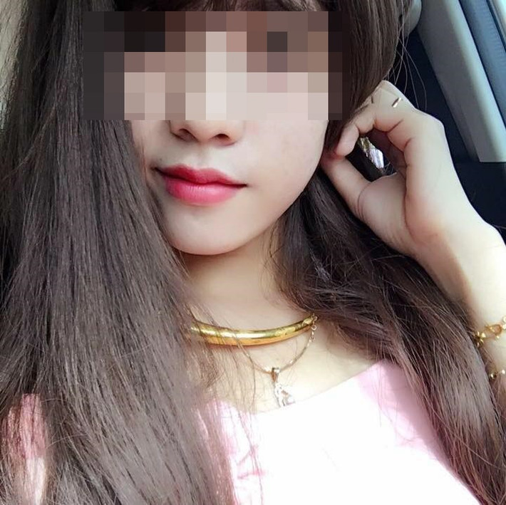 Được biết, sự việc trong clip đã diễn ra cách đây gần 1 tháng. U.M hiện đang mang bầu được hơn 5 tháng. Cũng vì lý do mình đang mang bầu nên U.M không muốn xảy ra xô xát với "tình địch" của chồng vì sợ ảnh hưởng đến đứa con trong bụng. Sau sự việc lần này, chồng của U.M cũng đã nhận ra cái sai của mình. Ảnh: FBNV.