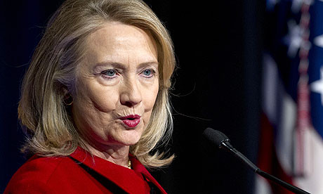 Bà Clinton kiếm được nhiều tiền hơn chồng - cựu Tổng thống Bill Clinton khi ông giữ chức Thống đốc bang Arkansas. Năm 1988 và 1991, theo danh sách của National Law Journal, bà Clinton lọt vào danh sách 100 luật sư có tầm ảnh hưởng nhất tại Mỹ.