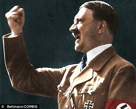 Hitler từng lập mưu ám sát Thủ tướng Anh William Churchill bằng việc thực hiện một vụ nổ. Theo đó, thuốc nổ được ngụy trang dưới vỏ bọc của những thanh chocolate ngọt ngào.