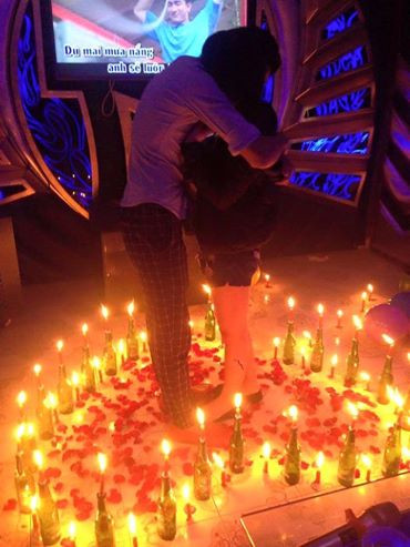 Mới đây, cộng đồng mạng Việt bày tỏ sự thương tiếc trước một chàng trai được cho là đến từ Vĩnh Phúc đã qua đời sau khi vừa tỏ tình với bạn gái.