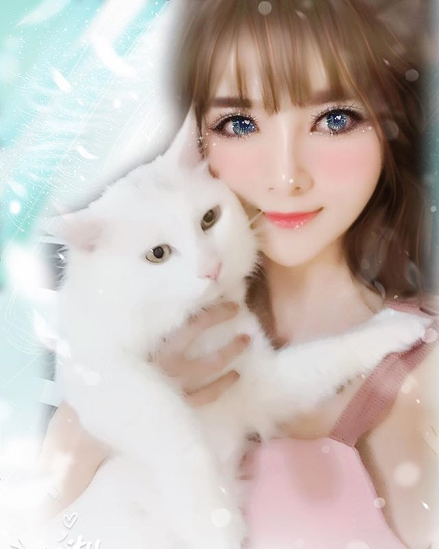 Khó mà nhận ra đây là Lilly Luta sau khi bức ảnh đã được chỉnh sửa với các hiệu ứng mờ ảo.
