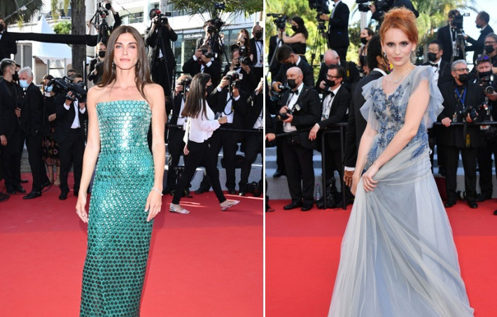 Hai người mẫu Elisa Sednaoui Dellal (trái) và Agatha Maksimova diện phong cách đối lập. Tạp chí Elle bình luận nếu Dellal hóa thành nàng tiên cá hiện đại trong chiếc váy đính sequin xanh ngọc của Alberta Ferretti, người đồng nghiệp mang đến vẻ cổ điển với thiết kế xanh xám được thêu hoa văn và lông vũ.