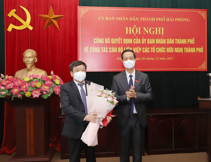Sáng 9/12, tại trụ sở Liên hiệp các Tổ chức hữu nghị Hải Phòng đã diễn ra Hội nghị Công bố Quyết định của UBND thành phố về công tác cán bộ của Liên hiệp các Tổ chức hữu nghị thành phố. Theo Quyết định số 3556 của Chủ tịch UBND thành phố, điều động ông Vũ Văn Trà – Phó Giám đốc Sở Giáo dục và Đào tạo giữ chức danh Phó Chủ tịch chuyên trách Liên hiệp các Tổ chức hữu nghị thành phố, nhiệm kỳ 2018 – 2023.