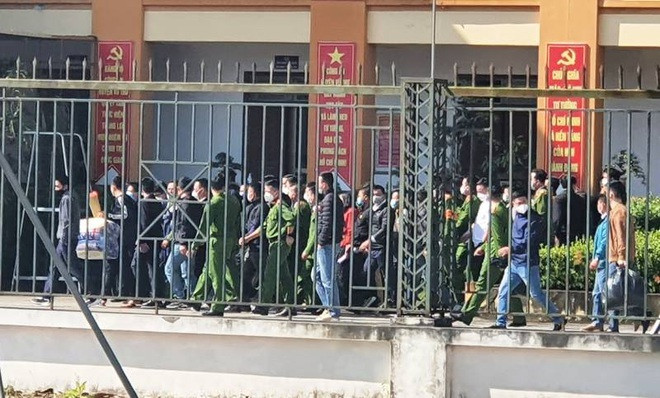 Kiểm sát viên VKSND huyện Vũ Thư biết rõ Cơ quan điều tra không thực hiện trưng cầu giám định thương tích đối với bị hại nhưng không thực hiện quyền hủy bỏ Quyết định không khởi tố vụ án hình sự không có căn cứ để tiếp tục xác minh và đã thống nhất với Cơ quan điều tra trong việc không khởi tố vụ án hình sự, nhằm mục đích không truy cứu trách nhiệm hình sự đối với đối tượng.