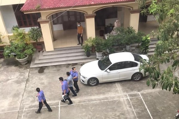 Rạng sáng 13/11/2020, các cán bộ, chiến sĩ Đội Điều tra tổng hợp và Đội Quản lý hành chính về trật tự xã hội, Công an quận Đồ Sơn, TP Hải Phòng kiểm tra đột xuất quán karaoke Hải Sơn 86 trên địa bàn tổ dân phố Trung Nghĩa, phường Hợp Đức, quận Đồ Sơn phát hiện 28 người có dấu hiệu sử dụng trái phép chất ma túy. Qua test nhanh, có 25/28 đối tượng dương tính với ma túy.