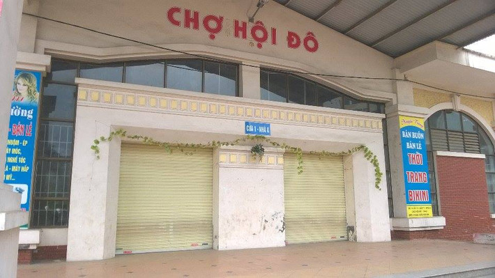 Vụ cháy TTTM Hải Dương vào ngày 15/9/2013 khiến hơn 500 hộ tiểu thương điêu đứng khi tài sản của họ bị thiêu trụi. Để khắc phục hậu quả vụ cháy, UBND tỉnh Hải Dương đã mượn chợ tạm Hội Đô với thời hạn từ năm 2014 đến 2018 để di chuyển hàng trăm tiểu thương về đây kinh doanh, buôn bán.