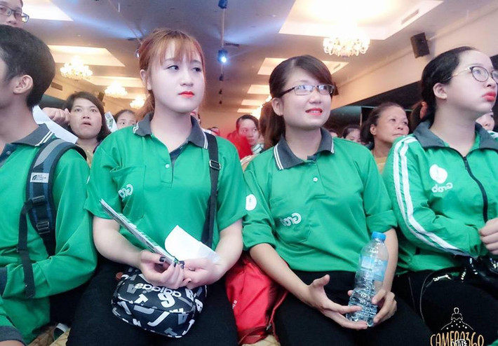 Mới đây, Thùy Trang lại gây chú ý khi bộc bạch về những khó khăn trong công việc khi chia sẻ "ký sự 2/9 của một grabbike girl". Theo đó, dù là ngày nghỉ lễ, Thùy Trang vẫn chăm chỉ đi "cày cuốc" thay vì tụ tập, vui chơi với bạn bè nhưng vẫn ế ẩm.