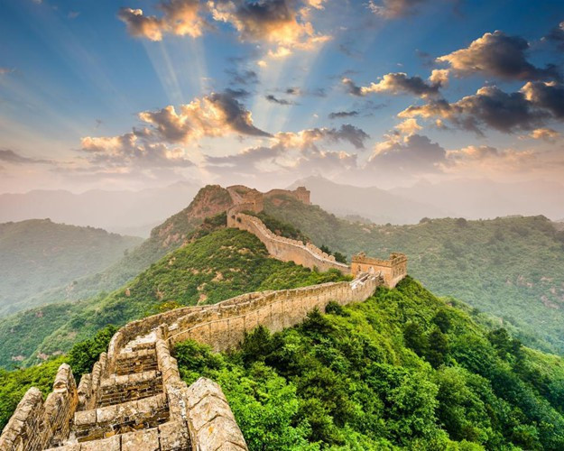 Sau một thời gian nghiên cứu, họ phát hiện những khoảng trống ở đoạn tường thành này không phải do yếu tố tự nhiên gây ra mà ngay từ đầu các bức tường chưa bao giờ được xây dựng ở những vị trí đó.
