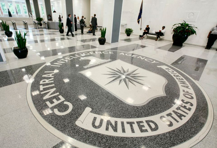 Dựa trên các ý tưởng về rối lượng tử, báo cáo của CIA cho hay, ý thức của con người có thể thay đổi sâu sắc vũ trụ vì thực tế là phép chiếu ba chiều.