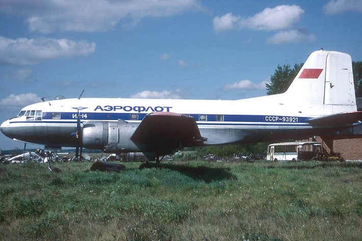 Chim tấn công, phá hủy buồng lái: Vào ngày 10/12/1969, một máy bay Ilyushin IL-14P do Aeroflot vận hành đã bị rơi sau khi cất cánh được khoảng bốn phút. Tất cả 17 người trên máy bay thiệt mạng. Theo các báo cáo điều tra, nguyên nhân tai nạn được cho là do máy bay va chạm với một đàn chim, khiến buồng lái bị phá hủy.
