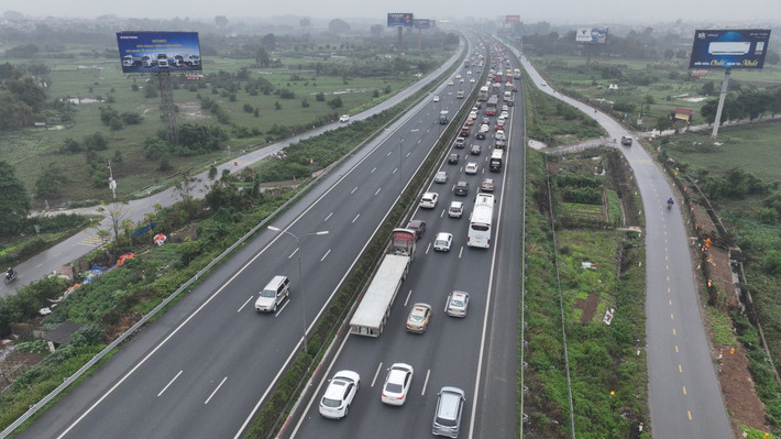 Chiều đi đông đúc, trong khi chiều về Hà Nội thông thoáng.