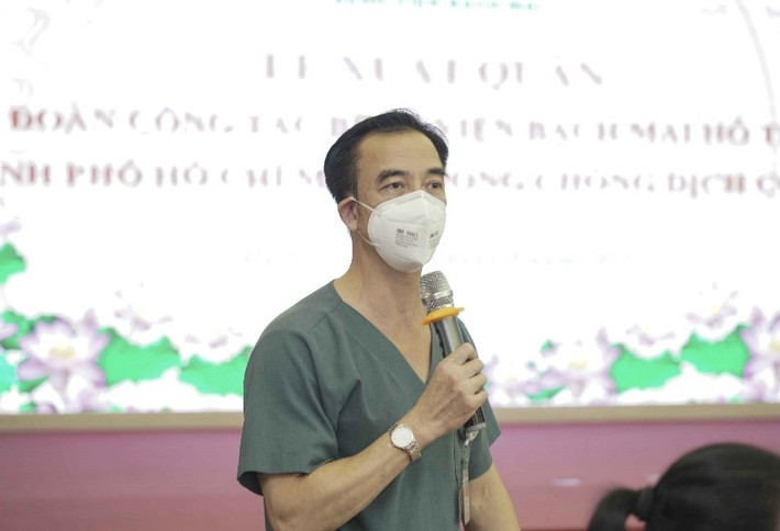 Ngày 15/10 mới đây, các y bác sĩ Bệnh viện Bạch Mai bàn giao Trung tâm Hồi sức này cho Bệnh viện Nhân dân Gia Định sau hơn 2 tháng hoạt động. Tại lễ bàn giao, ông Nguyễn Quang Tuấn cho biết, nhận nhiệm vụ thiết lập trung tâm ICU 500 giường trong thời gian ngắn là điều "chưa từng có trong lịch sử". Ngay cả Bệnh viện Bạch Mai quy mô 3.500 giường cũng chỉ có 70-80 giường ICU.