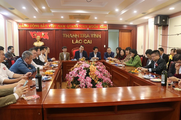 Trường hợp các quyết định bổ nhiệm không đúng quy định, không đúng quy trình, không đủ cơ sở sẽ bị thu hồi, hủy bỏ. Kể cả thành tích mà không xứng đáng cũng bị thu hồi hủy bỏ để đảm bảo công bằng. Vấn đề này cơ quan chức năng sẽ xem xét làm rõ và có quyết định theo quy định của pháp luật.