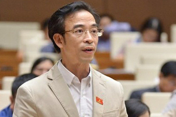 Mục đích của hoạt động đấu thầu là để lựa chọn nhà thầu tốt nhất, lựa chọn được loại hàng hóa, sản phẩm dịch vụ tốt nhất, đồng thời tiết kiệm chi phí tối đa cho nhà nước - Nhà nước bỏ ra một khoản chi phí thấp nhất có thể nhưng lại có được sản phẩm hàng hóa dịch vụ tốt nhất có thể. Nếu không tuân thủ các quy định về đấu thầu thì có thể nhà nước sẽ phải chi phí ra một khoản tiền rất lớn nhưng lại mua về các sản phẩm hàng hóa, dịch vụ kém chất lượng, gây thiệt hại đến tài sản của nhà nước, tài sản của nhân dân.