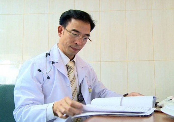 Bởi vậy, để đảm bảo việc sử dụng nguồn vốn đầu tư công có hiệu quả, việc mua sắm thiết bị y tế hợp lý, tiết kiệm chi phí cho nhà nước thì việc tổ chức đấu thầu phải tuân thủ các quy định của luật Đấu thầu. Trường hợp cơ quan, tổ chức thực hiện một trong các hành vi vi phạm quy định về đấu thầu nêu trên sẽ ảnh hưởng đến kết quả đấu thầu, không đảm bảo tính khách quan, công bằng, công khai, minh bạch. Hành vi vi phạm quy định về đấu thầu gây hậu quả nghiêm trọng là hành vi nguy hiểm cho xã hội, gây thất thoát tài sản của nhà nước, làm mất niềm tin của người dân đối với cán bộ, làm suy thoái đạo đức cán bộ và bất bình đẳng trong xã hội.