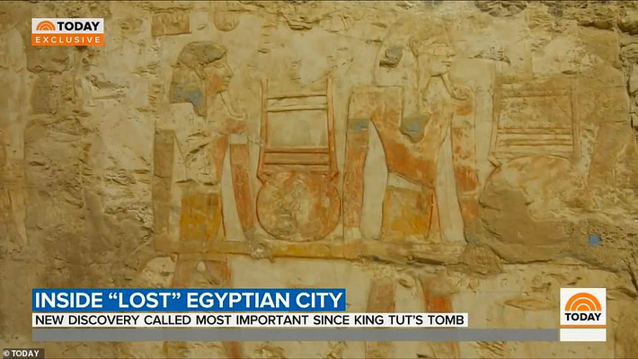 Sau khi pharaoh Amenhotep III chết, thành phố cổ Aten tiếp tục tồn tại dưới thời các pharaoh Ai Cập tiếp theo là Ay và Tutankhamun.