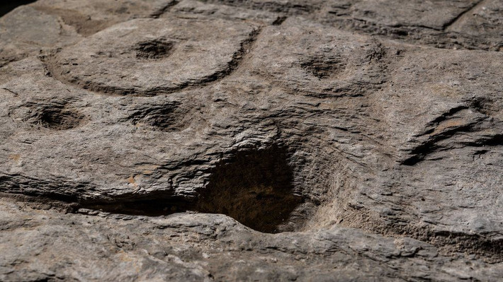 Thông qua các kỹ thuật, phương pháp hiện đại, các chuyên gia xác nhận phiến đá cổ Saint-Bélec Slab trùng khớp với 80% diện tích khu vực xung quanh sông Odet.