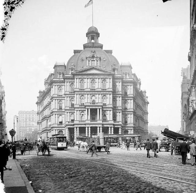 Kiến trúc tuyệt đẹp của tòa nhà bưu điện ở New York những năm 1900 thu hút sự quan tâm của công chúng cũng như giới nhiếp ảnh.