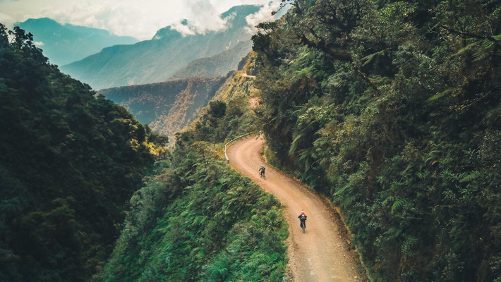 Do đó, lái xe đi qua con đường North Yungas thường là những người dày dặn kinh nghiệm và có tinh thần "thép" để tránh xảy tra những sự cố đáng tiếc.