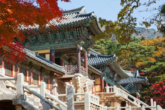 Bulguksa hay Phật Quốc tự là ngôi chùa cổ ở Hàn Quốc. Ngôi chùa này được xếp loại danh lam thắng cảnh và lịch sử số 1 của Hàn Quốc. Năm 1995, Bulguksa được UNESCO công nhận là Di sản văn hóa thế giới.