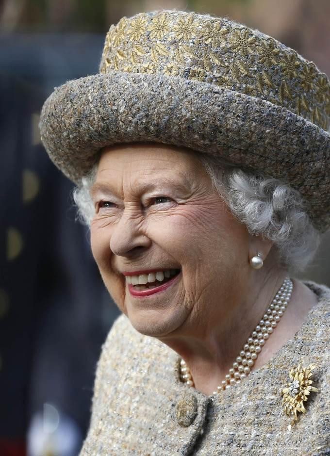 Theo các chuyên gia, Nữ hoàng Elizabeth II và các thành viên trong hoàng tộc phải tuân thủ nhiều quy tắc và truyền thống để hoàn thành nghĩa vụ của mình.