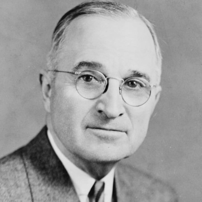 Vào ngày 1/11/1950, Tổng thống Truman và nhiều người trong dinh thự Blair-Lee giật mình khi nghe thấy tiếng súng nổ. Theo các thông tin được công bố, vào ngày hôm ấy, hai người đàn ông tên Oscar Collazo và Griselio Torresola đột nhập vào dinh thự Blair-Lee để ám sát Tổng thống Truman.