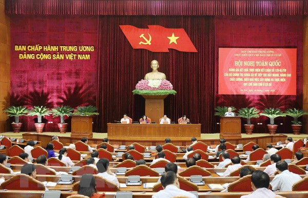 Phát biểu tại Hội nghị toàn quốc về tiếp tục đẩy mạnh việc xây dựng và thực hiện Quy chế dân chủ ở cơ sở (tháng 7/2018), Tổng Bí thư Nguyễn Phú Trọng nêu rõ: "Lâu nay, nhiều nơi cứ nói là thực hiện dân chủ, nhưng thực chất là người đứng đầu cơ quan, đơn vị ở đó vẫn mượn danh hoặc nhân danh tập thể để hợp thức hoá những quyết định, ý chí chủ quan của cá nhân mình". Ảnh: TTXVN.