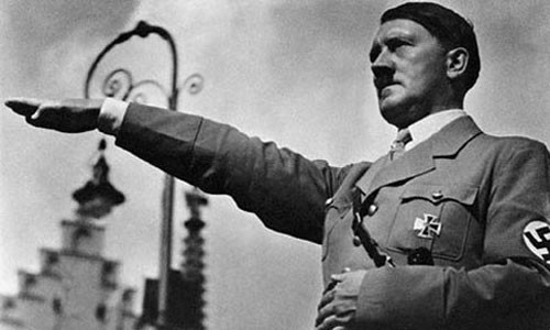 Trùm phát xít Hitler - nhà độc tài khét tiếng của Đức quốc xã và cũng là người gây ra cuộc thảm sát hơn 6 triệu người Do Thái. Sự cuồng tín của trùm phát xít Hitler lớn hơn so với nhiều nhà lãnh đạo khác.