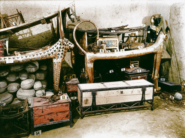 Trong số đó có quan tài của vị pharaoh Tutankhamun lên ngôi từ khi 9 tuổi và cũng qua đời khi tuổi đời còn rất trẻ.