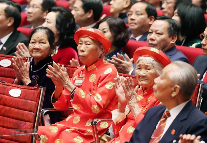 Các Mẹ Việt Nam Anh hùng là đại biểu khách mời dự phiên khai mạc Đại hội. (Ảnh: TTXVN)