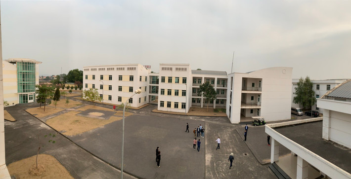 Dự kiến, trong 1-2 ngày tới, BVDC thứ ba tại Hải Dương sẽ được khởi công xây dựng khẩn trương, với quy mô giai đoạn 1 là 1.000 giường bệnh, đáp ứng yêu cầu phục vụ bệnh nhân nhiễm COVID-19 ở các mức độ khác nhau từ nhẹ đến nặng.