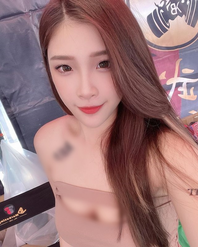 Điển hình như bộ ảnh diện nội y chơi cờ vua, có lẽ Thu Thiên đã đi sai hướng.