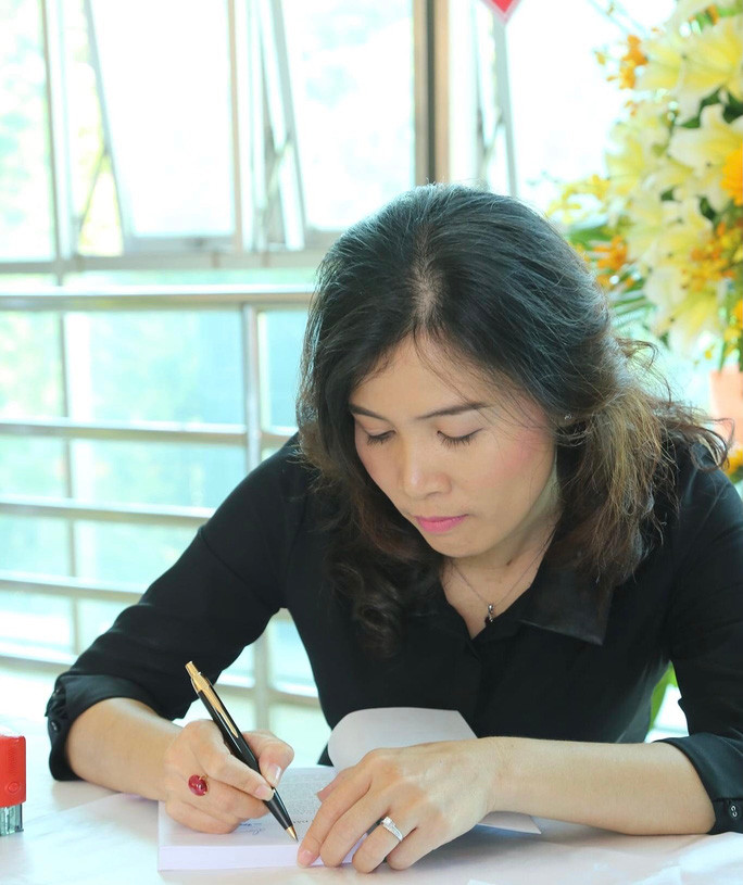 Bà Đặng Thị Hàn Ni được coi là nạn nhân khi bị bà Phương Hằng nhắc tên, xúc phạm (cùng một số người khác) trong các buổi livestream. Bản thân bà Hàn Ni cũng là một trong số những nguyên đơn tố cáo bà Phương Hằng đến Cơ quan CSĐT Công an TP HCM và Công an Bình Dương.